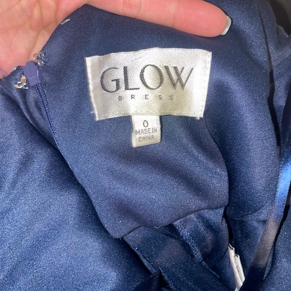 Selling this stunning gown perfect for new years! - Picture 4 of 4